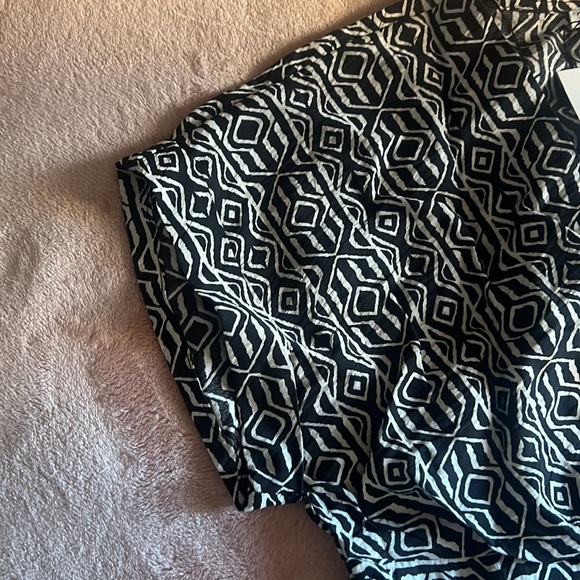 ZARA // NWT Black and White Geometric Crop Top - Picture 6 of 9